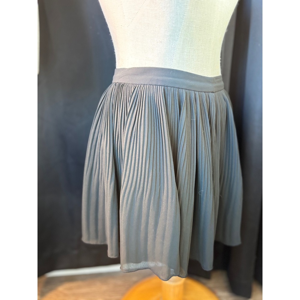Forever 21 Black Pleated Chiffon Mini Skirt Size Small High Waisted Accordion
